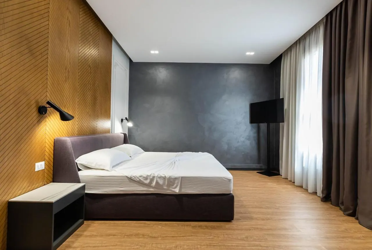 Hotel La Favorita Tirana 3*,