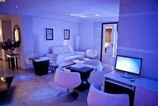 Hotel La Favorita Tirana 3*,