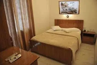 ***  Hotel La Favorita Tirana Albânia